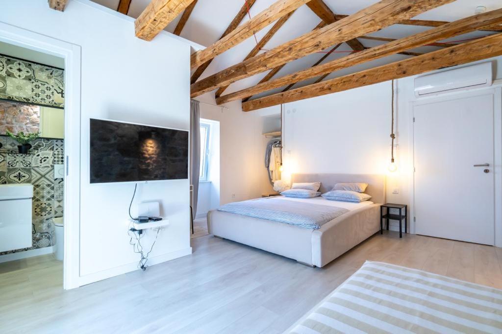 Villa House Franulich Stara Baška Exterior foto