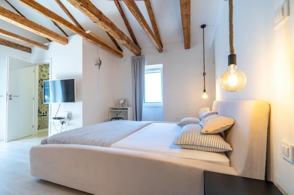 Villa House Franulich Stara Baška Exterior foto